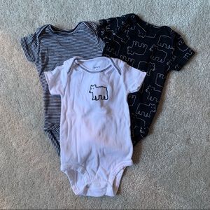 Bear themed 3 month onesie bodysuit set